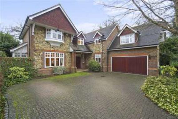 5 bedroom Detached t...